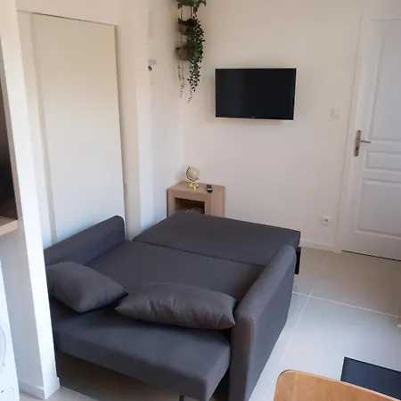 Apartmán T2 Rdc Calme, Ensoleille Et Fleurie Gigean