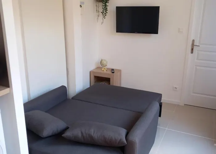 Apartman T2 Rdc Calme, Ensoleille Et Fleurie Gigean